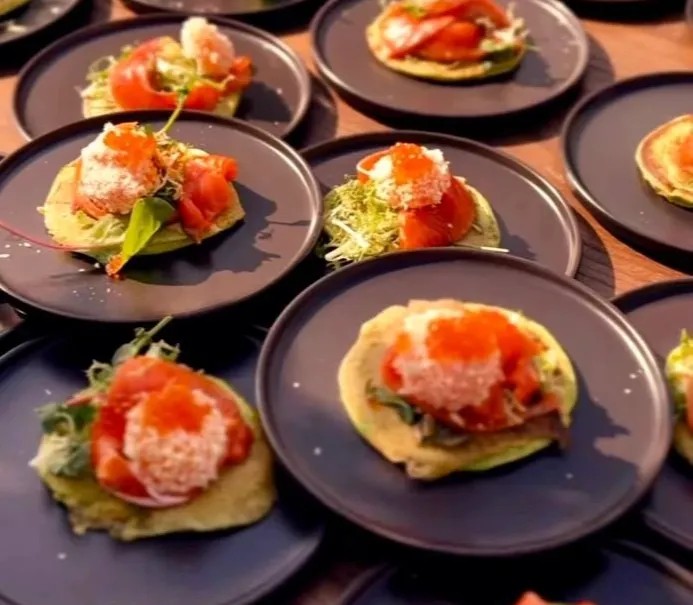 Image alt description