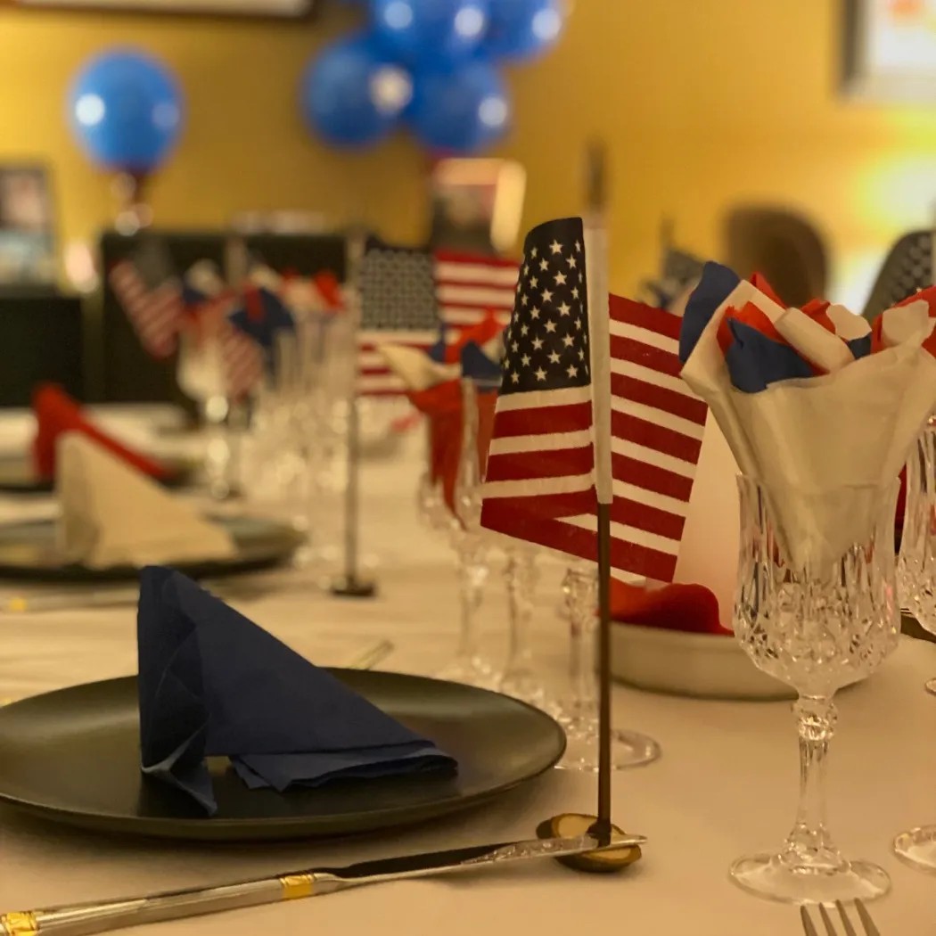 Image alt description