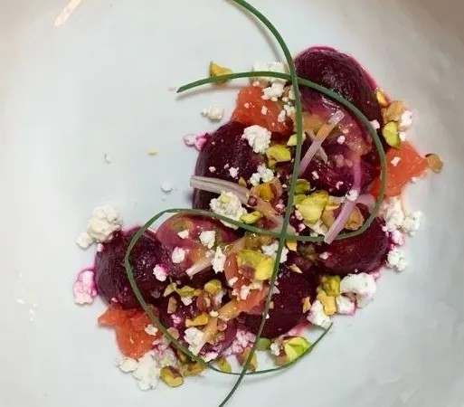 Image alt description