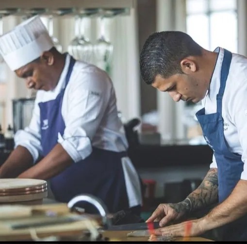 Image alt description