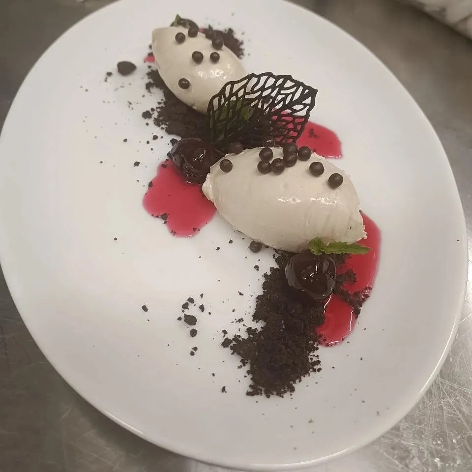 Image alt description