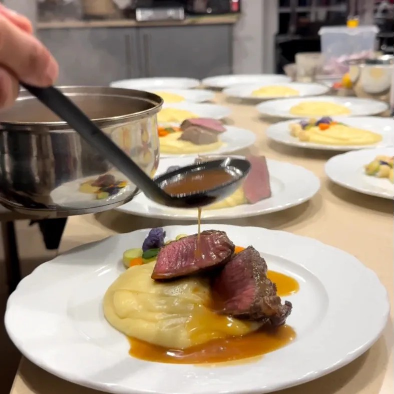 Image alt description