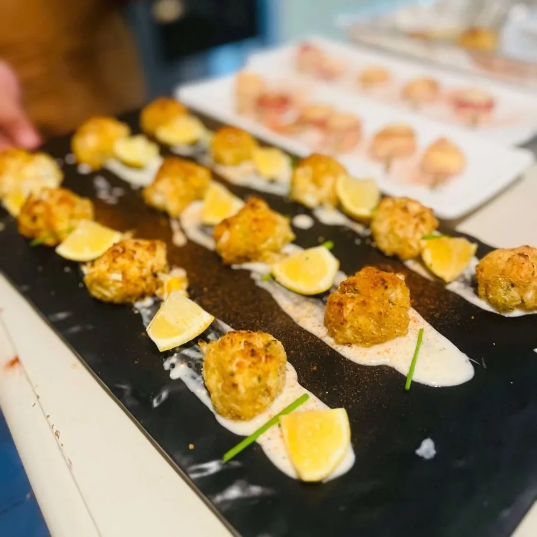 Image alt description