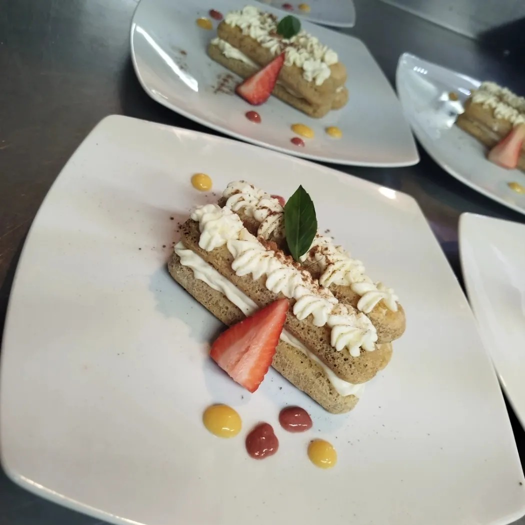 Image alt description