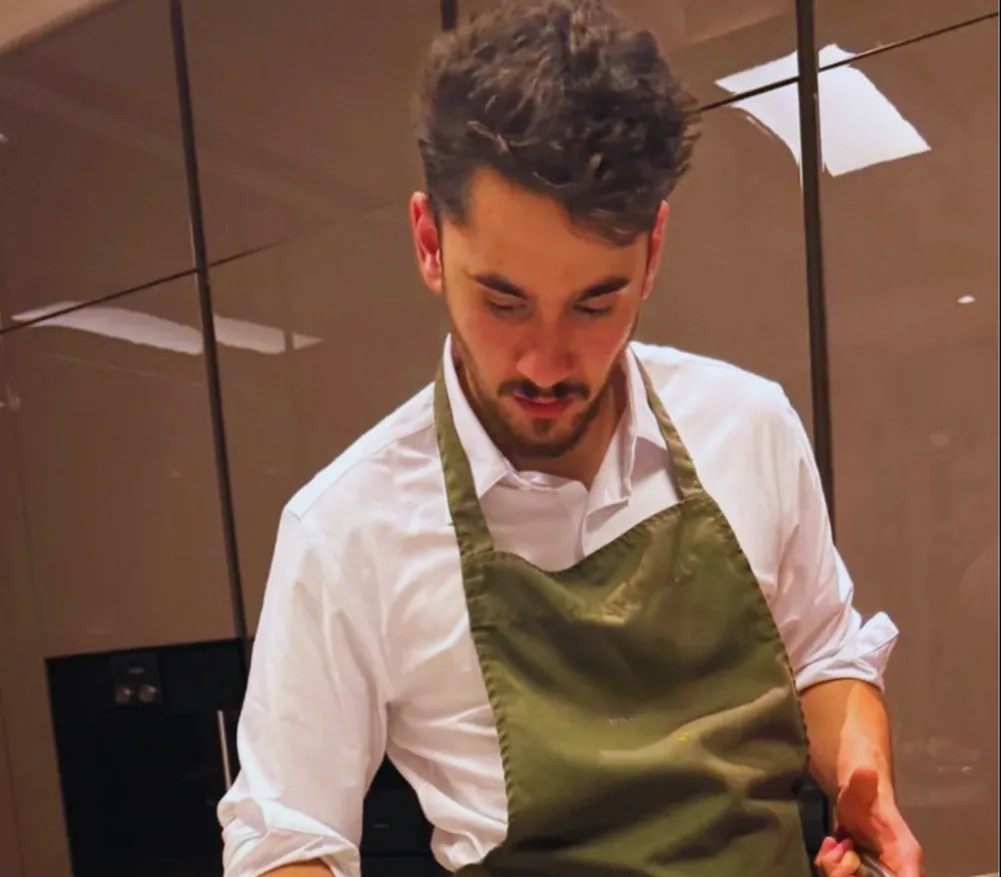 Image alt description