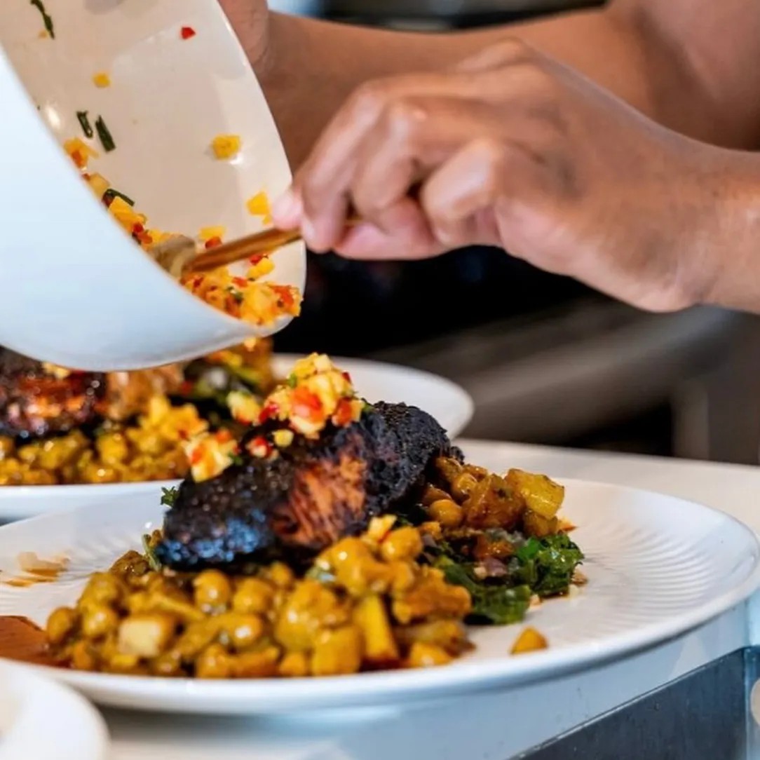 Image alt description