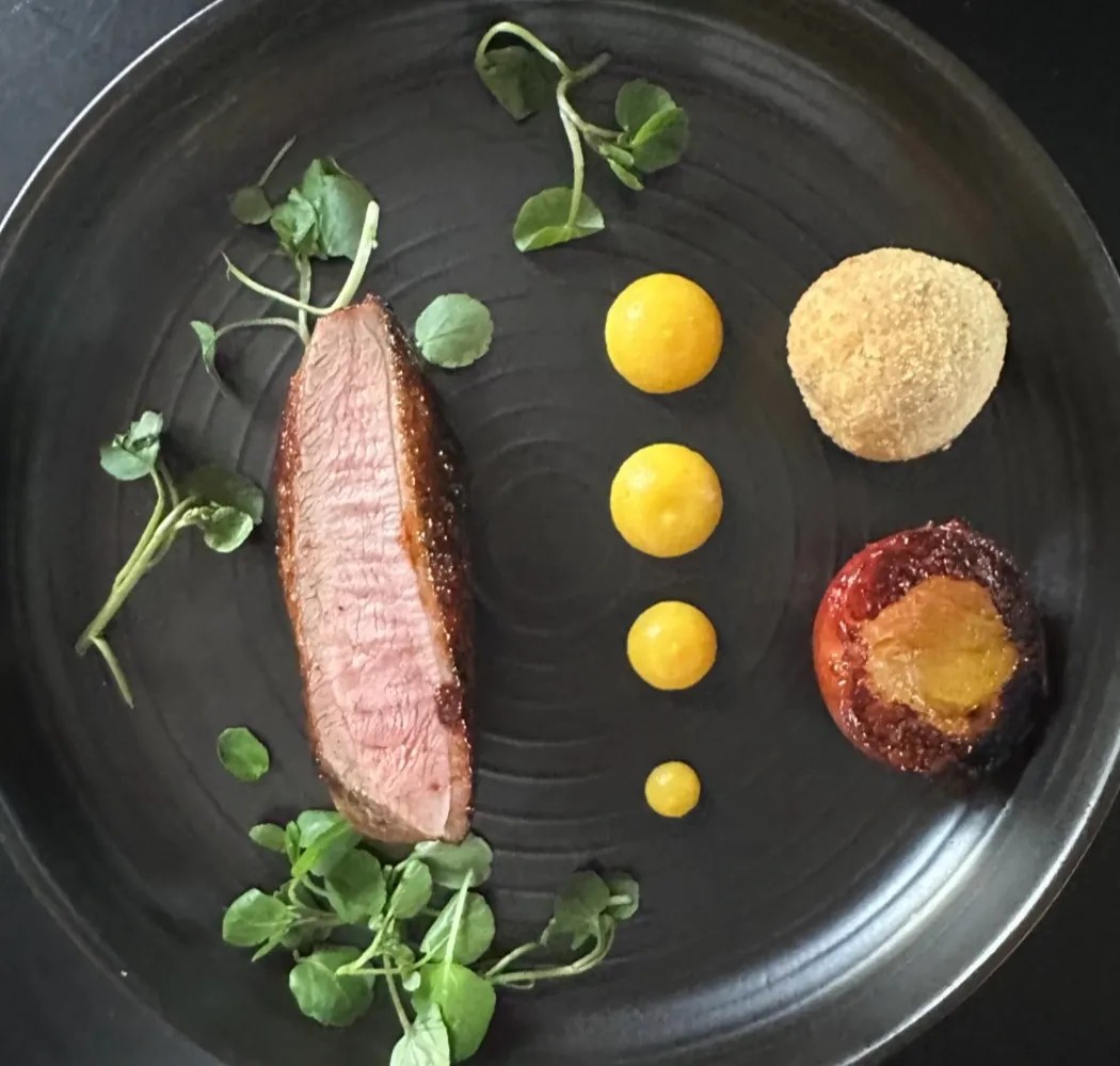 Image alt description