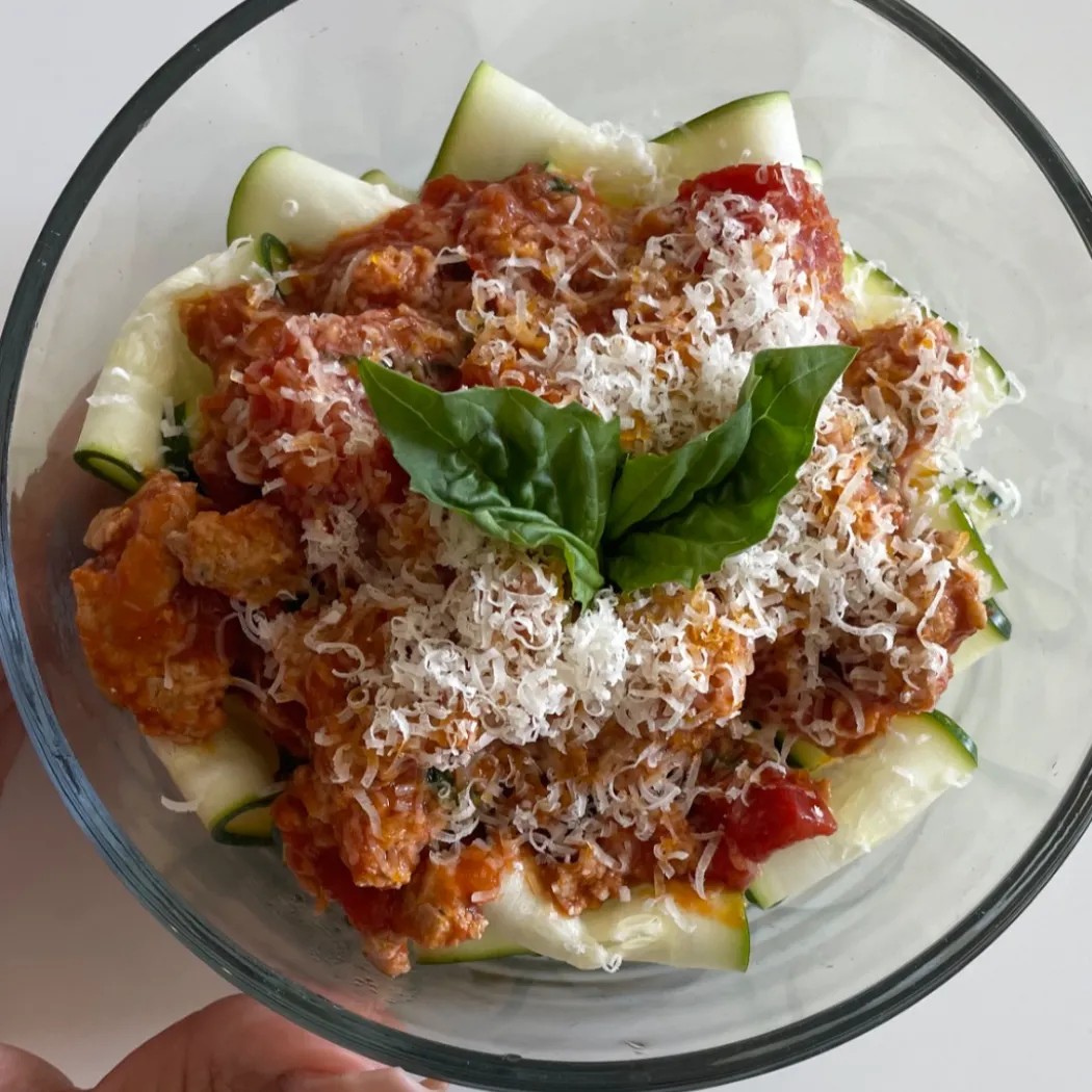 Image alt description