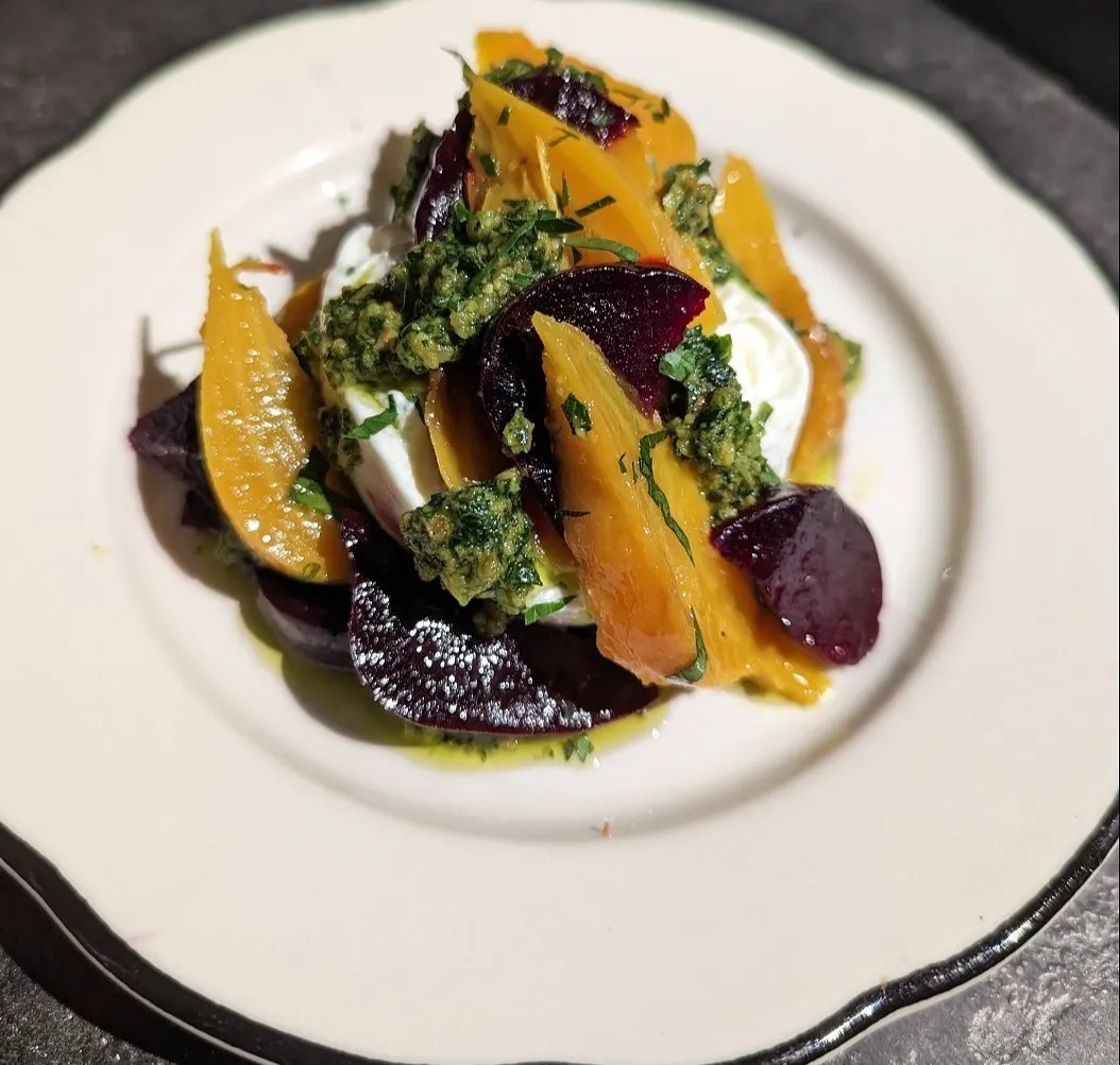 Image alt description