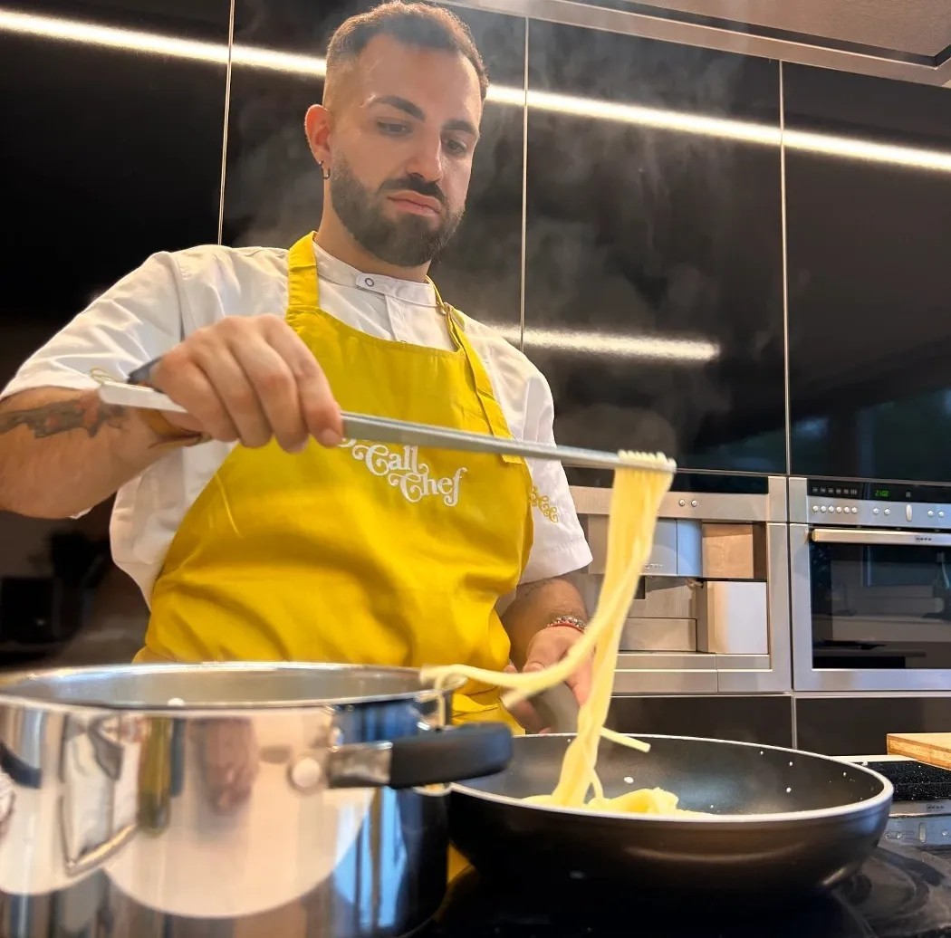 Image alt description