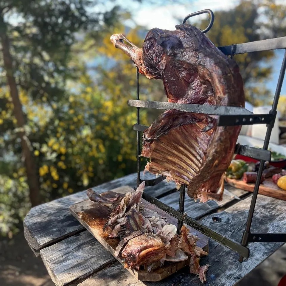 Image alt description