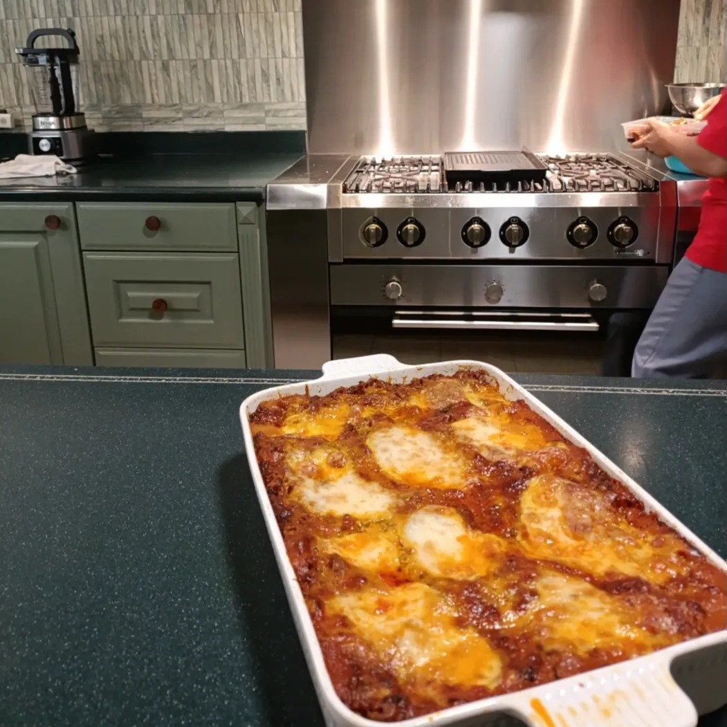 Image alt description