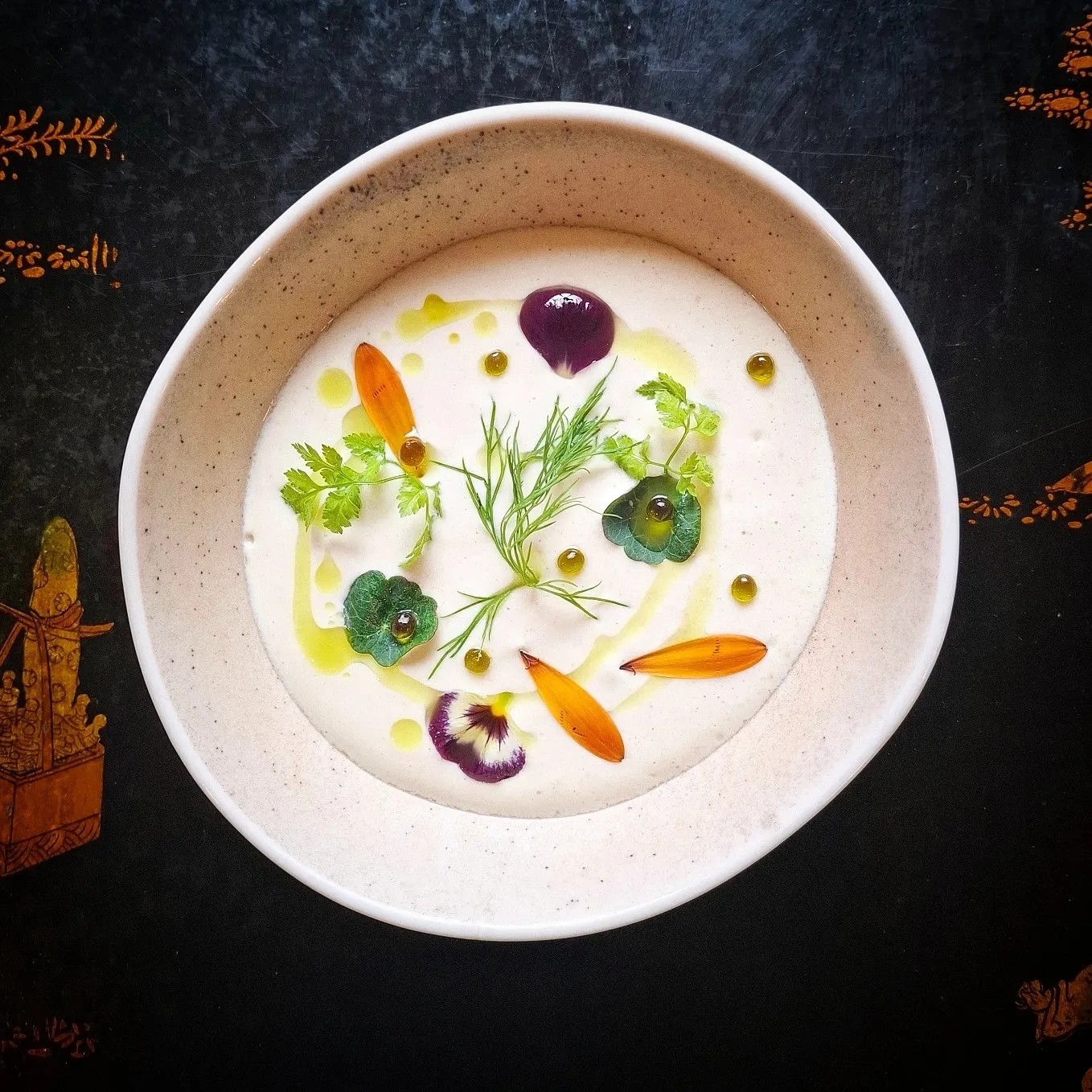 Image alt description