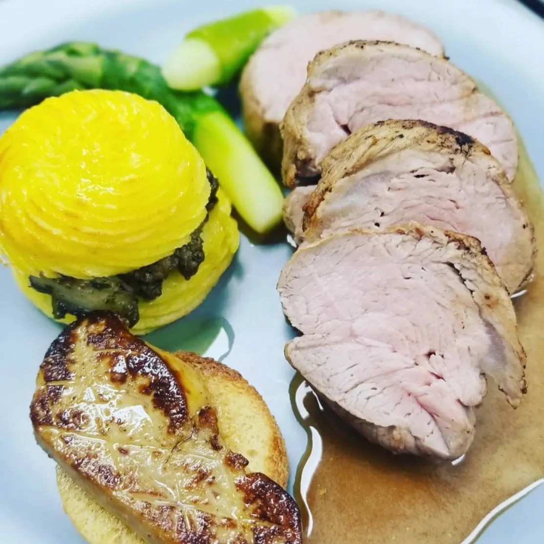 Image alt description