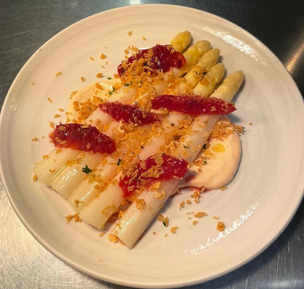 Image alt description