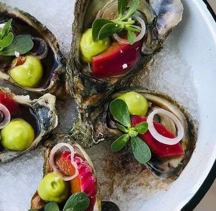 Image alt description