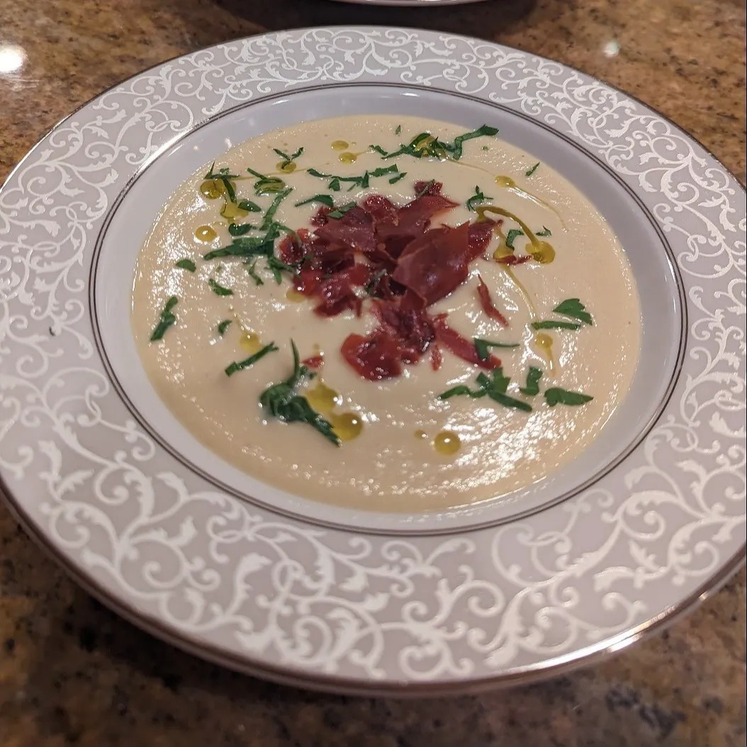 Image alt description