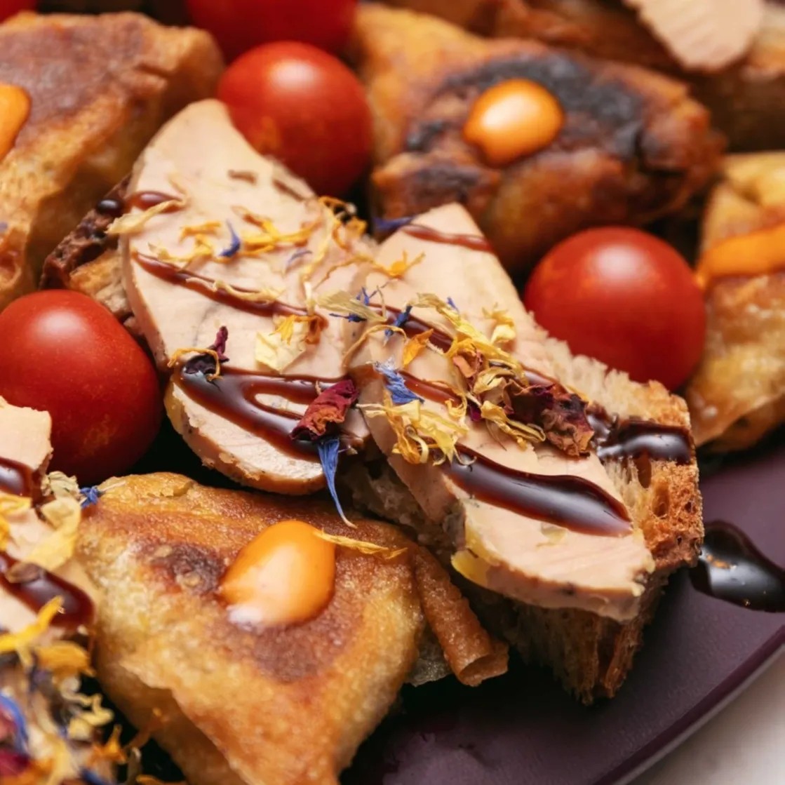 Image alt description