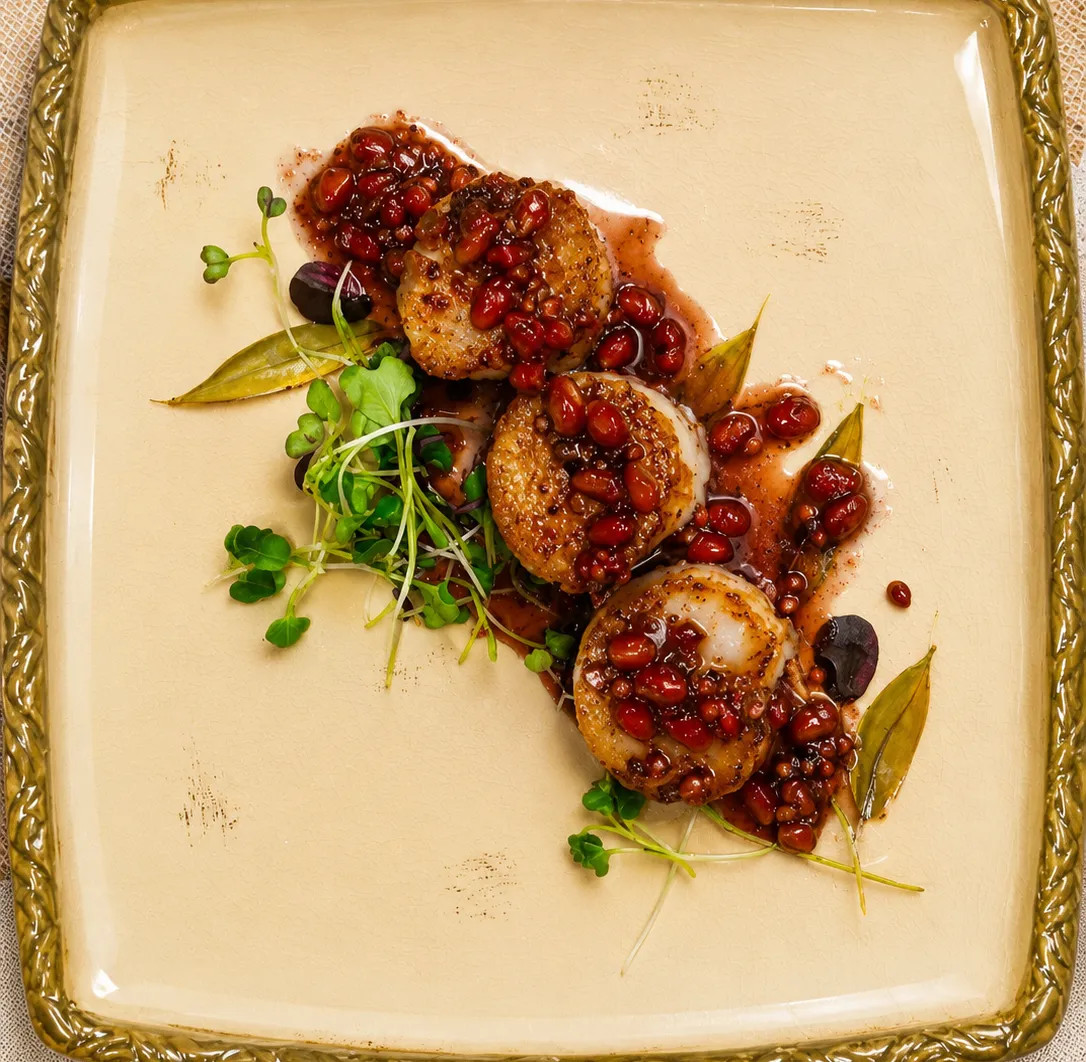 Image alt description