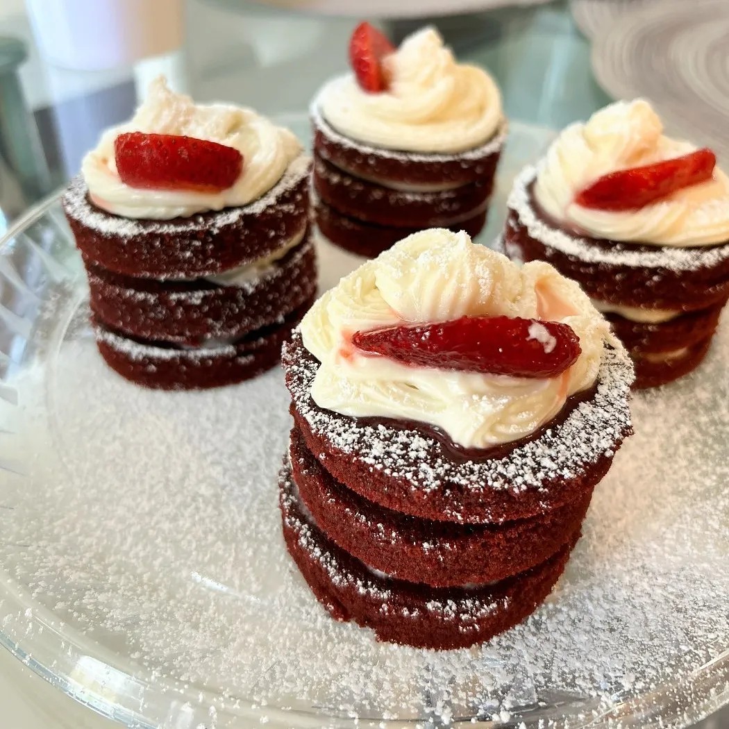 Image alt description