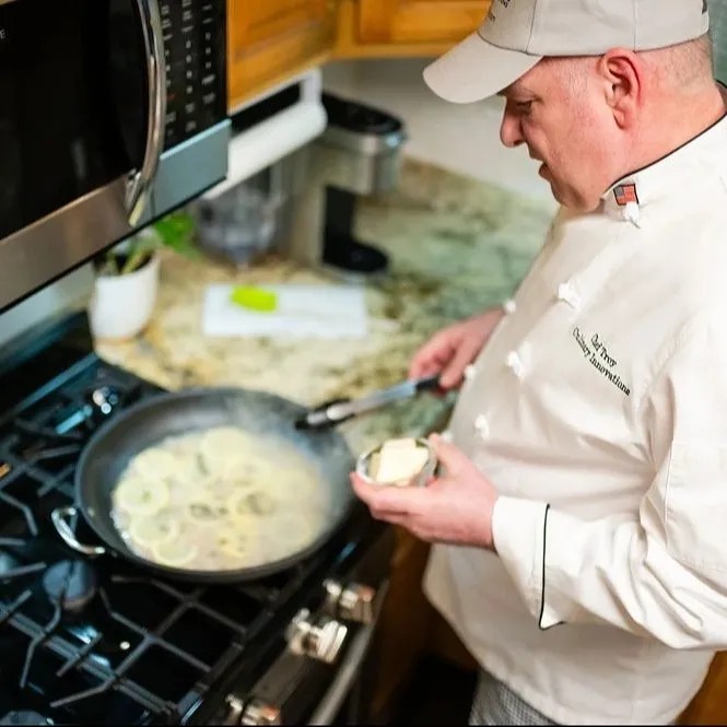 Image alt description