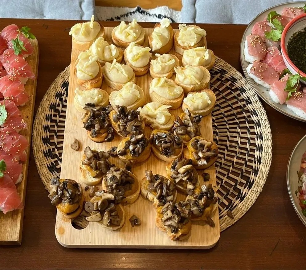 Image alt description