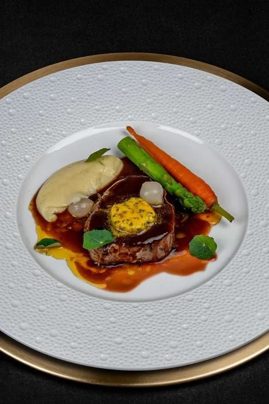 Image alt description