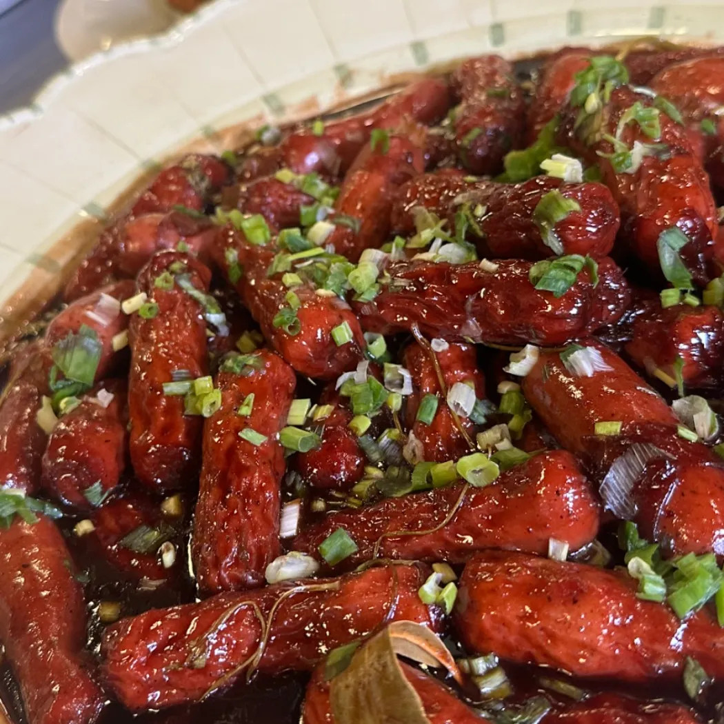 Image alt description