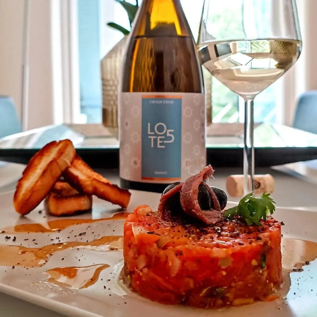 Image alt description