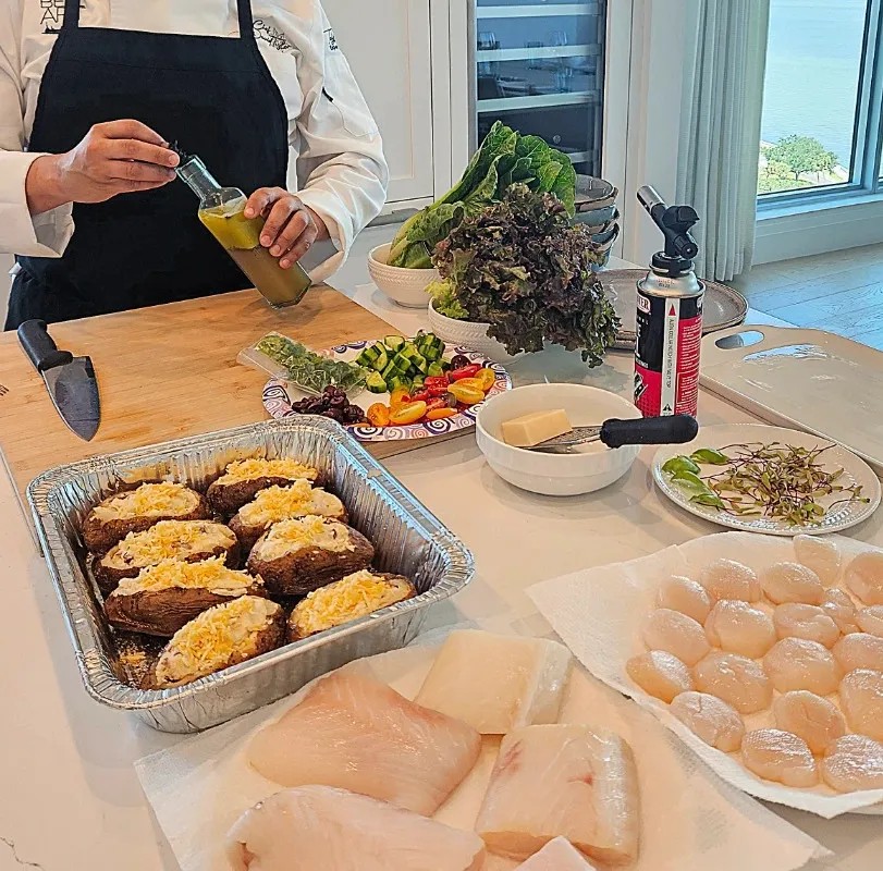 Image alt description