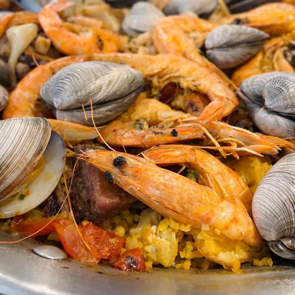 Image alt description