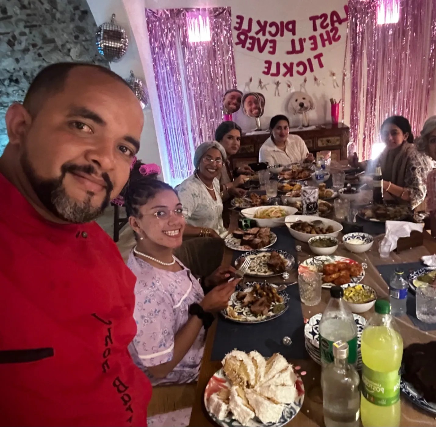 Image alt description