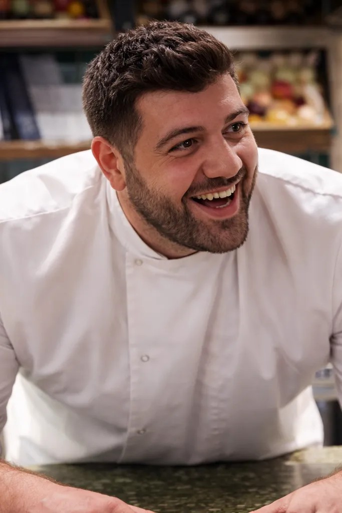 Image alt description