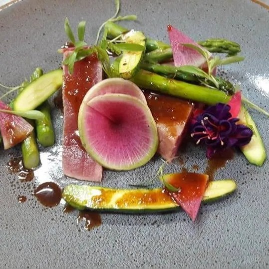 Image alt description