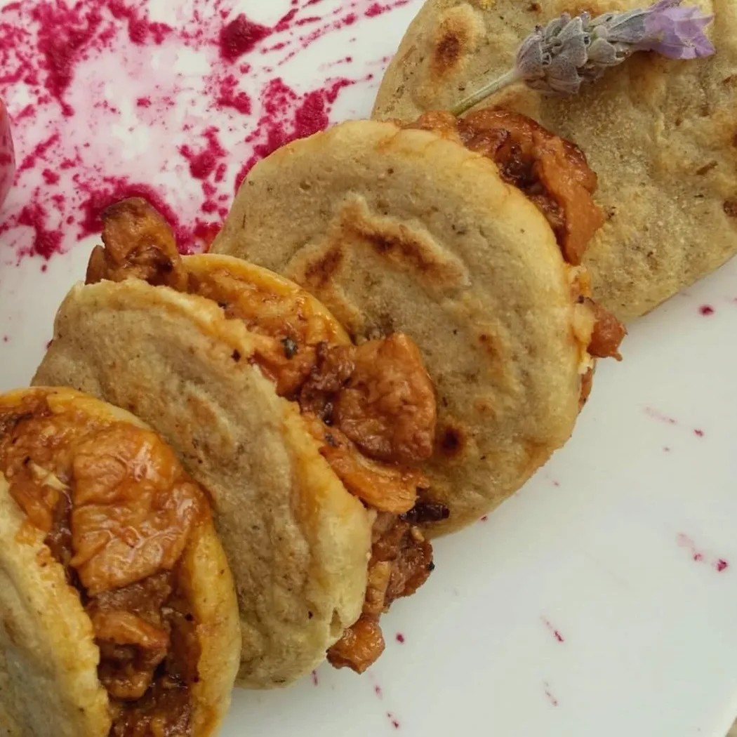 Image alt description