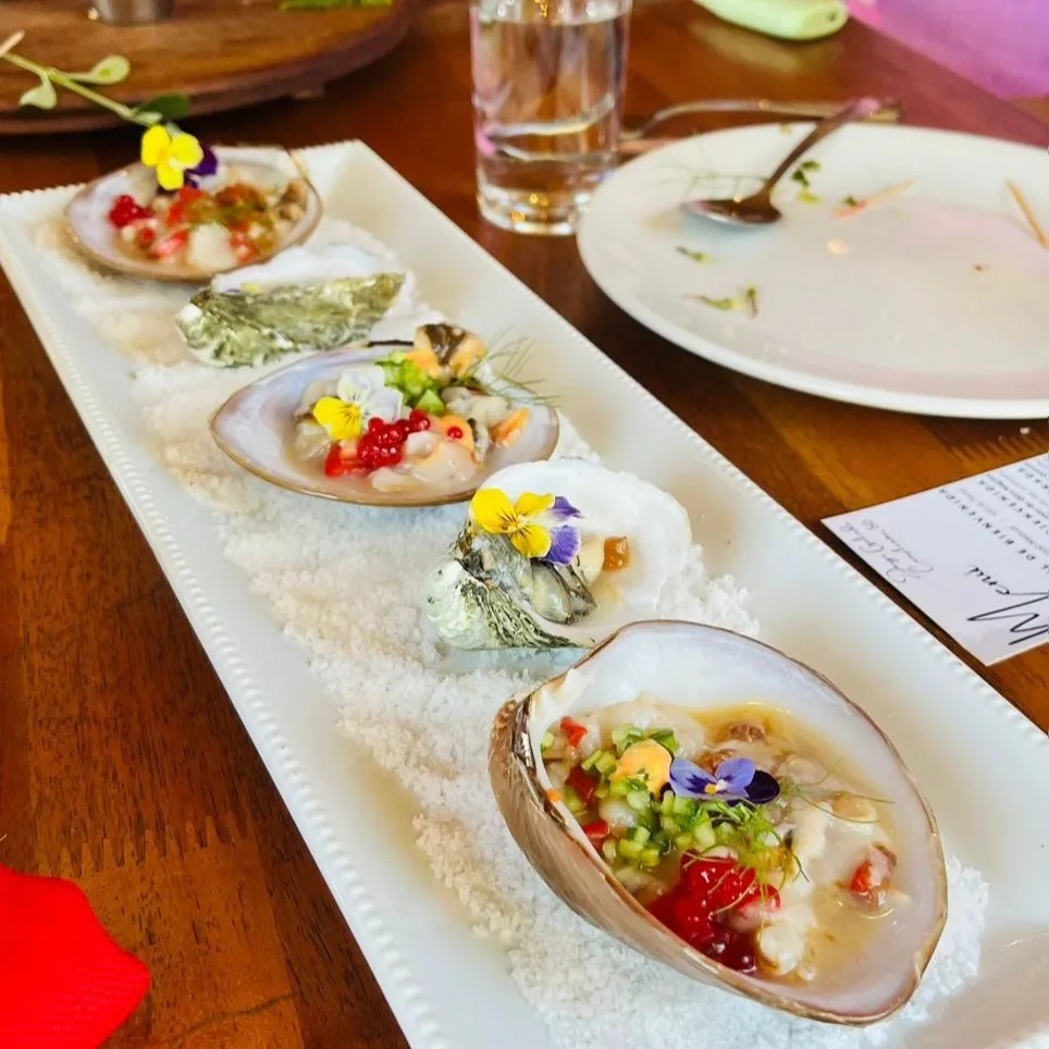 Image alt description