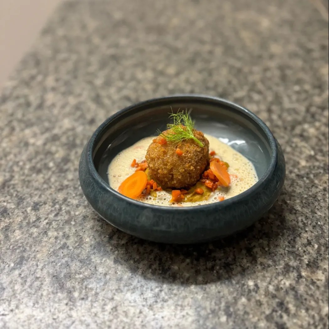 Image alt description