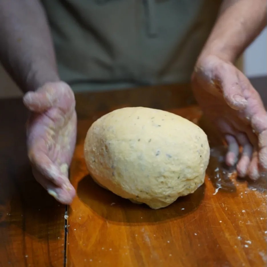 Image alt description