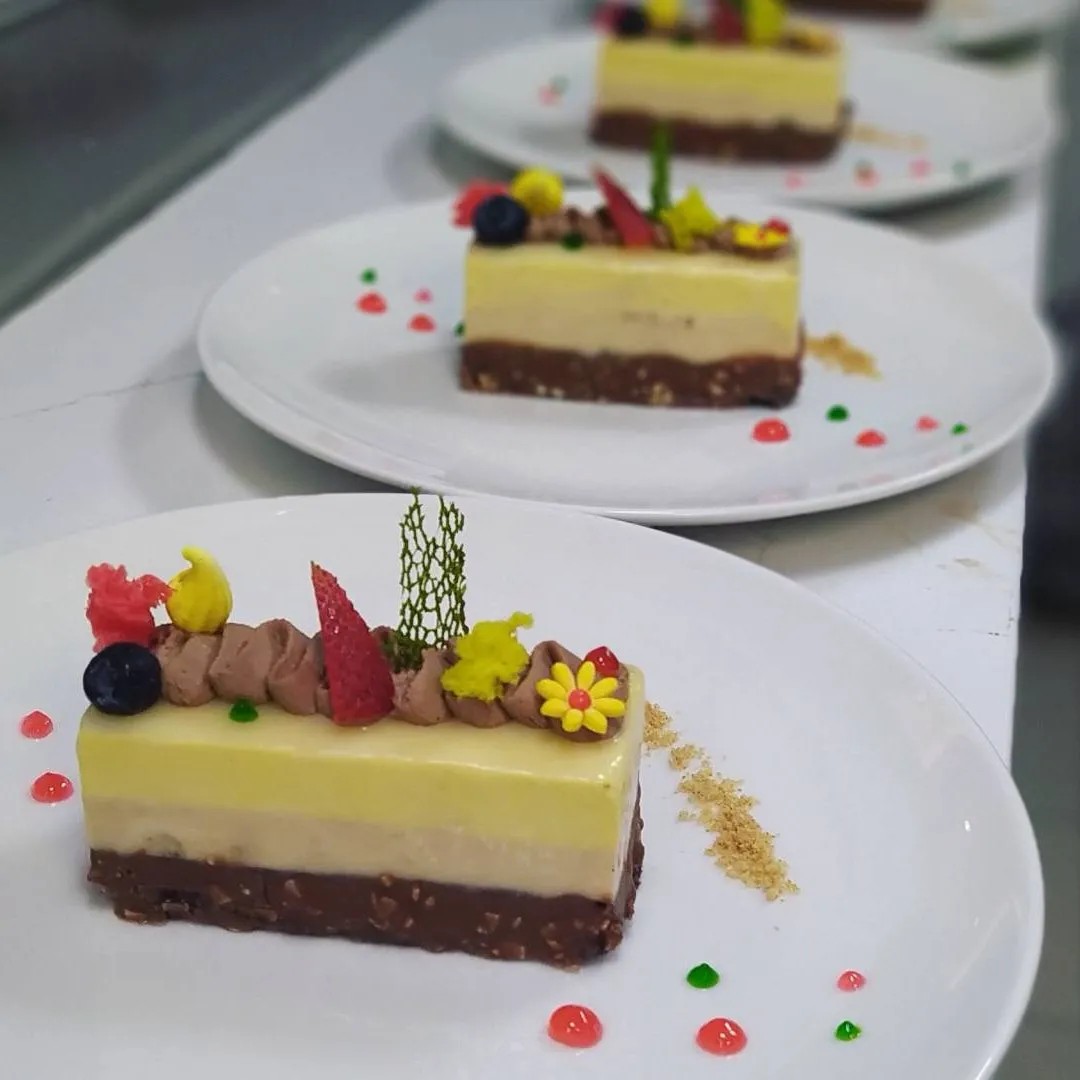 Image alt description