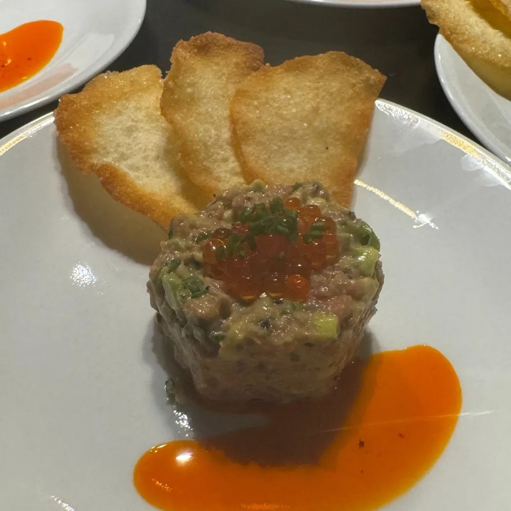 Image alt description