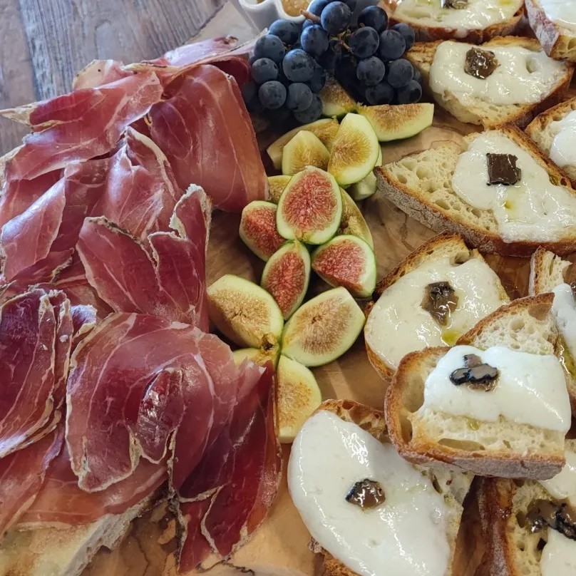 Image alt description