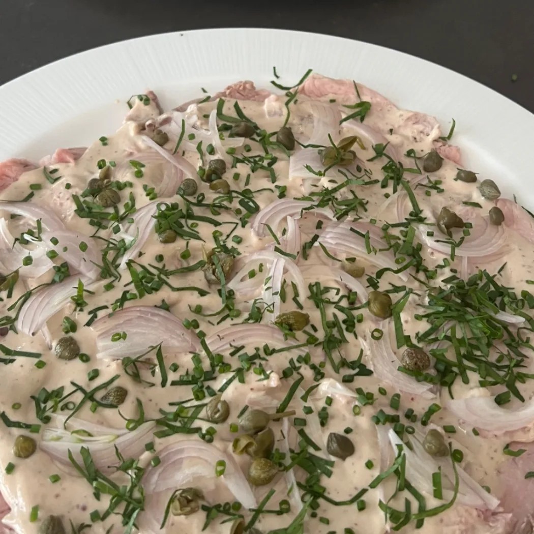 Image alt description