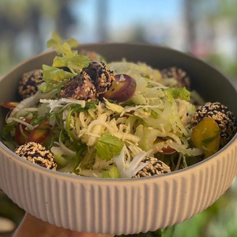 Image alt description