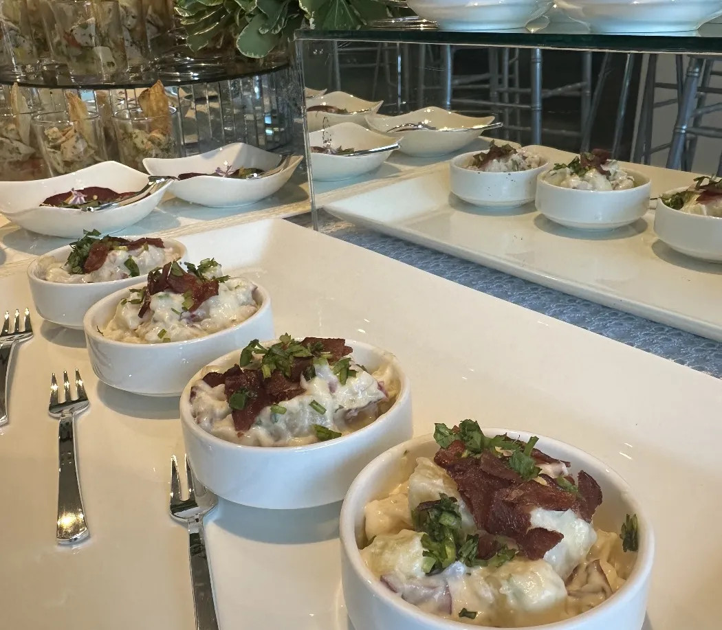 Image alt description