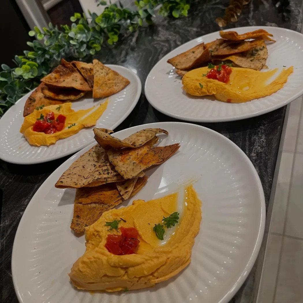 Image alt description