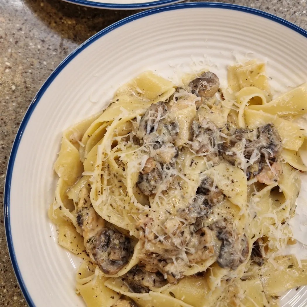 Image alt description