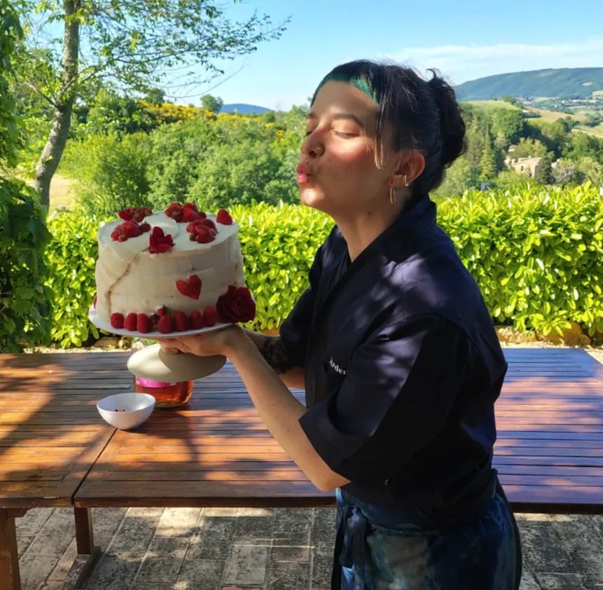 Image alt description