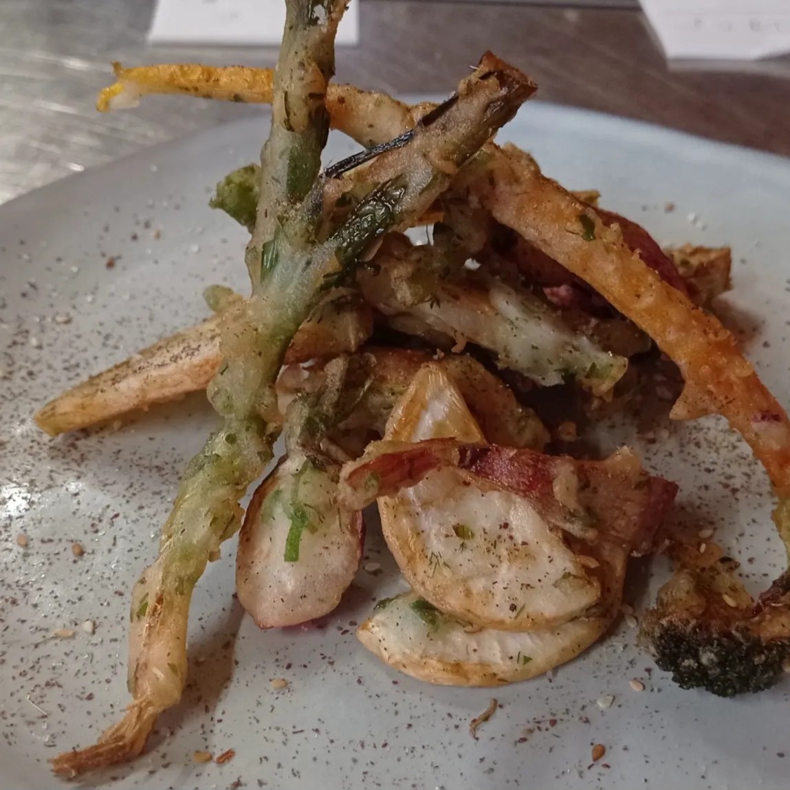 Image alt description