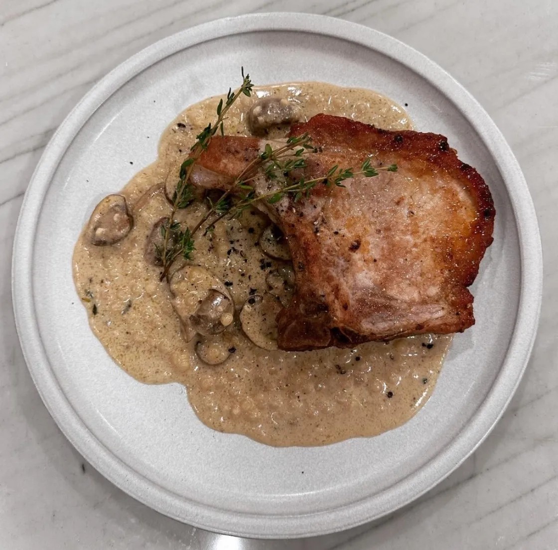 Image alt description