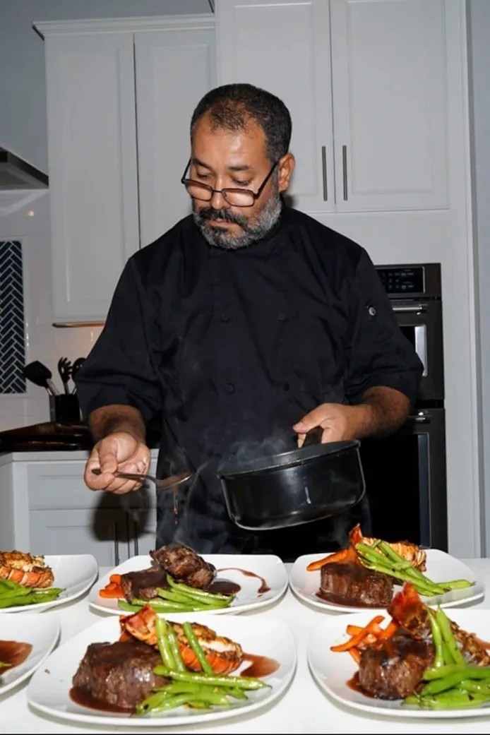 Image alt description